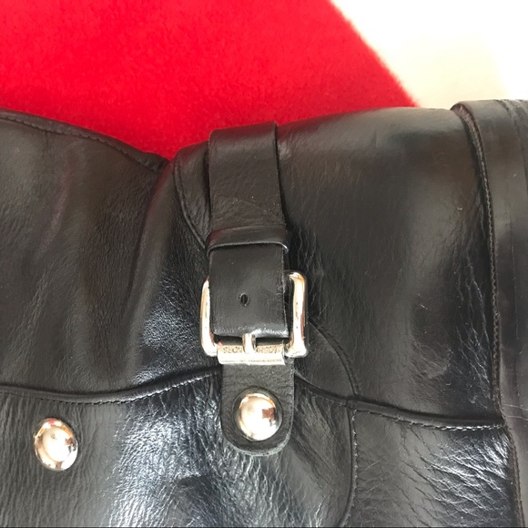 ⬇️ Weekend Sale ⬇️ Michael Kors boots - Picture 2 of 8